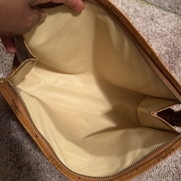 MCM Clutch - Picture 6 of 9